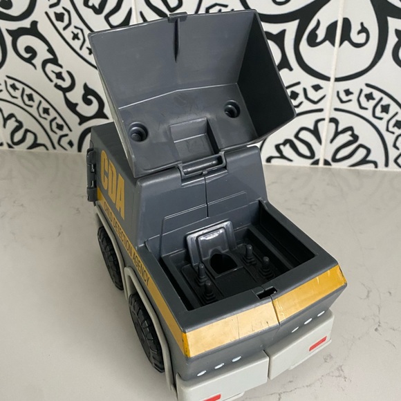 Disney Pixar Monsters Inc CDA Child Detection Agency Van Imaginext - Picture 3 of 6